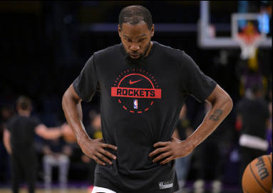 今日NBA西部季后赛首轮G3，火箭主场迎战湖人，据名记Shams此前报...