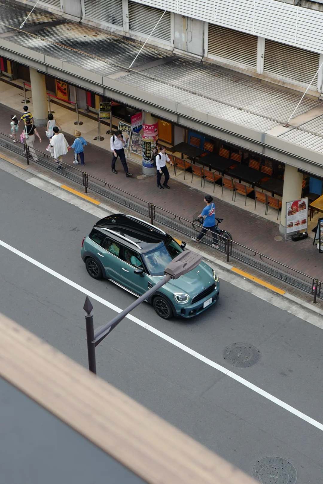 东京路上のMINI