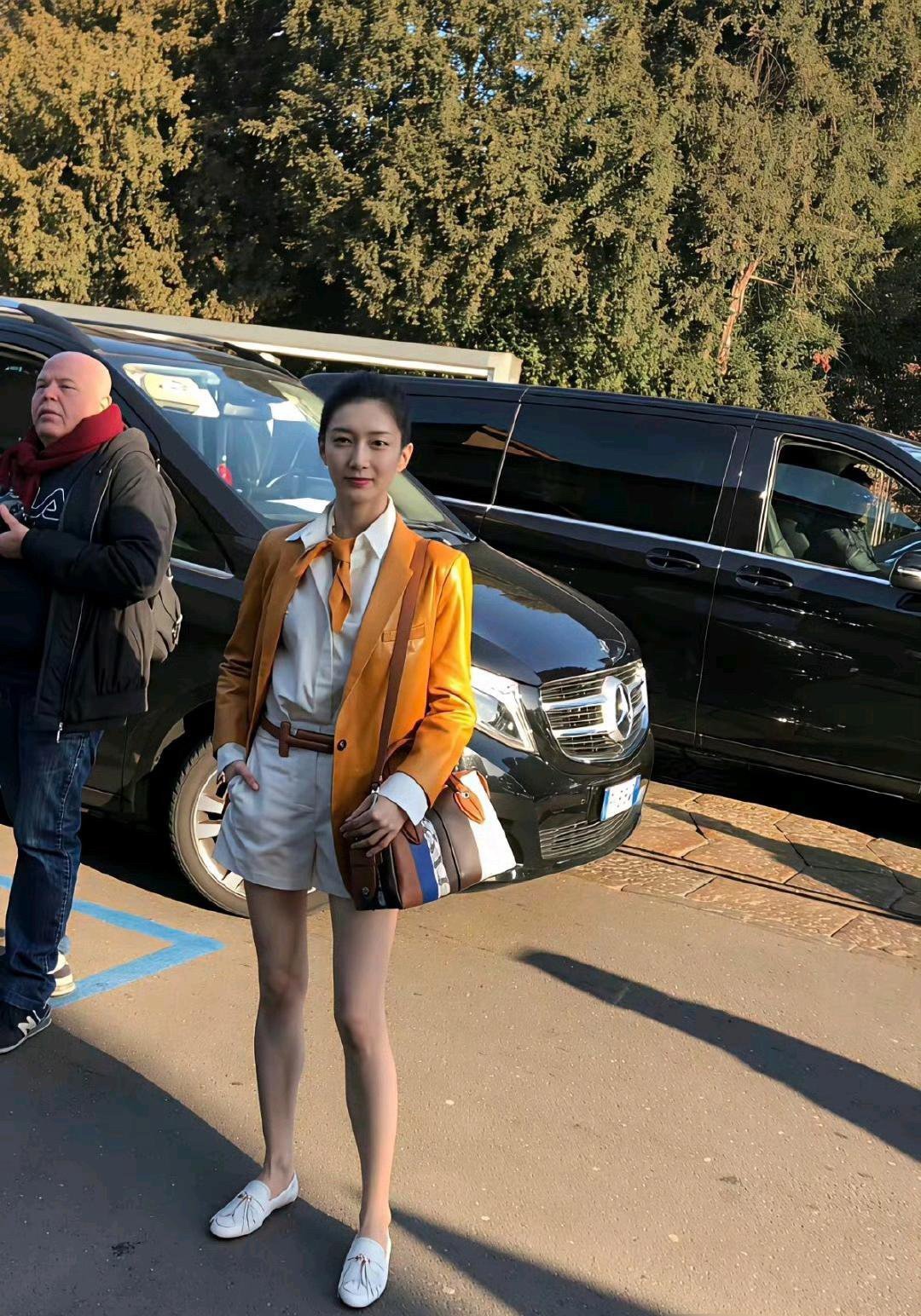你说胡歌是不是审美有问题，江疏影这大美女也舍得分手？ 
江疏影这个看垃圾的眼神 ​