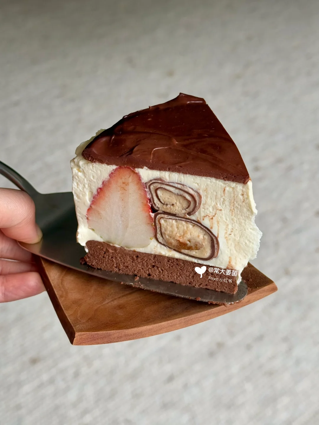 吃过都会爱上！！🍓焦糖卷黑巧草莓巴斯克🍫
