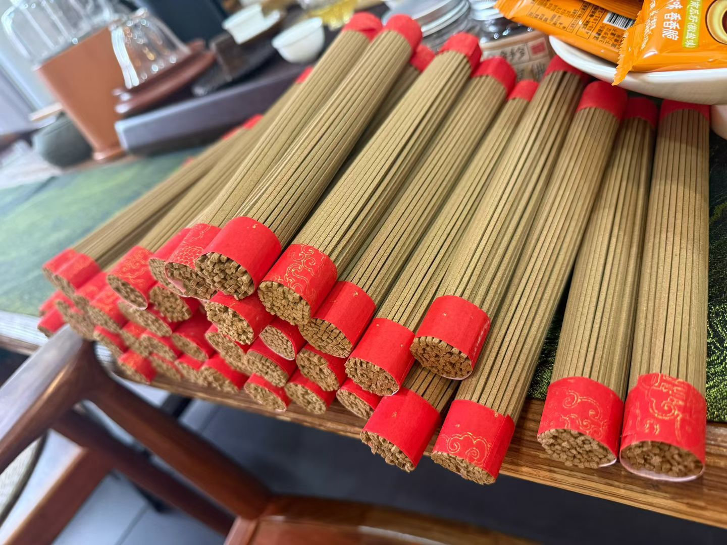 高品质的香
只需要朴素的包装
过度包装就是在浪费

[心]

#非物质文化遗产##手工艺##传统手工艺##嫁金钗##星巴克消费入座##iphoneduo开售##2026时尚芭莎盛典##2026-2027赛季nba常规赛##苹果折叠屏开箱后想换华为##iphoneduo开售带火华为阔折叠# 
​