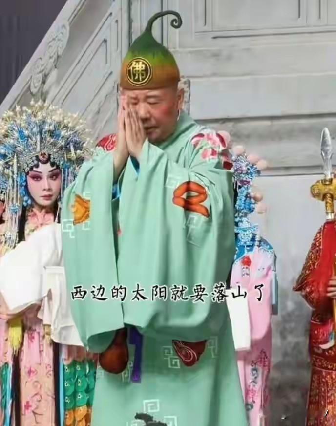 胡锡进一对二，老胡观点更贴合现实
 
近期汤家凤、项立刚联手呼吁取消英语主科地位，将英语学习等同于崇洋媚外，主张将其改为副科，引发全网热议。这场二对一的舆论交锋中，看似老胡回应略显吃力，但深究逻辑不难发现，汤、项二人的观点根本站不住脚，胡锡进的看法更理性、更贴合教育现实。
 
汤家凤认为多数人工作用