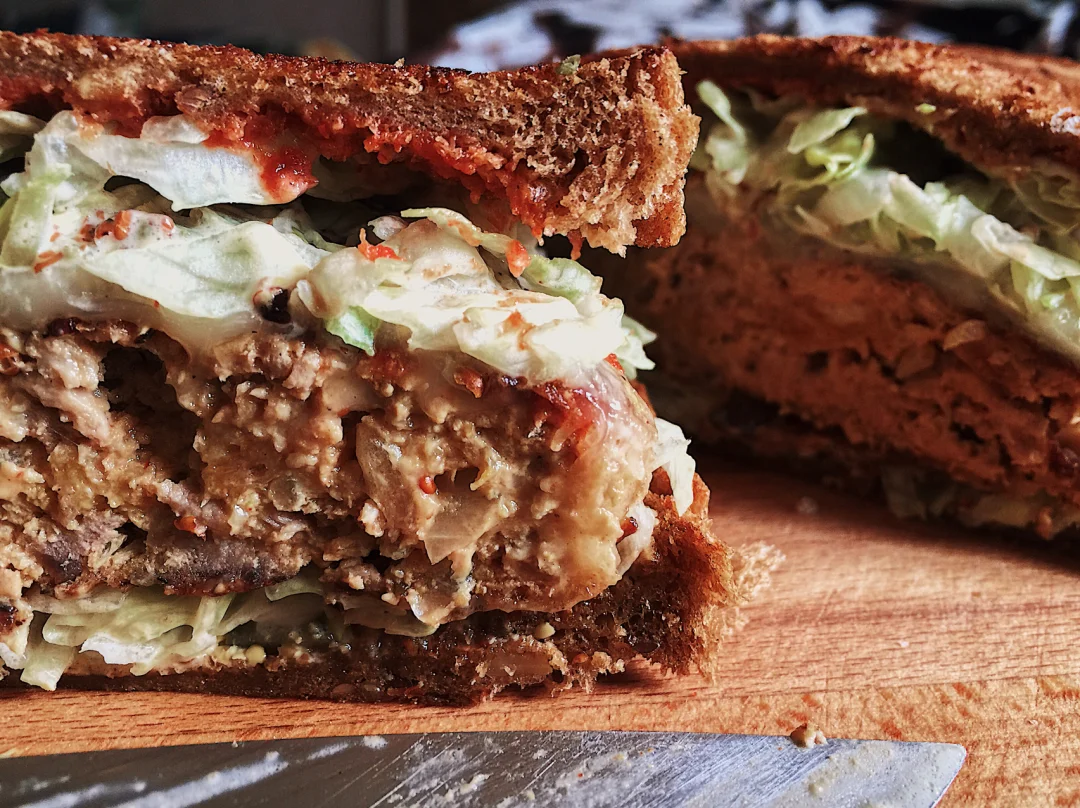 周四☀️｜爆汁💯满足的Brunch【牛肉三明治】🥪