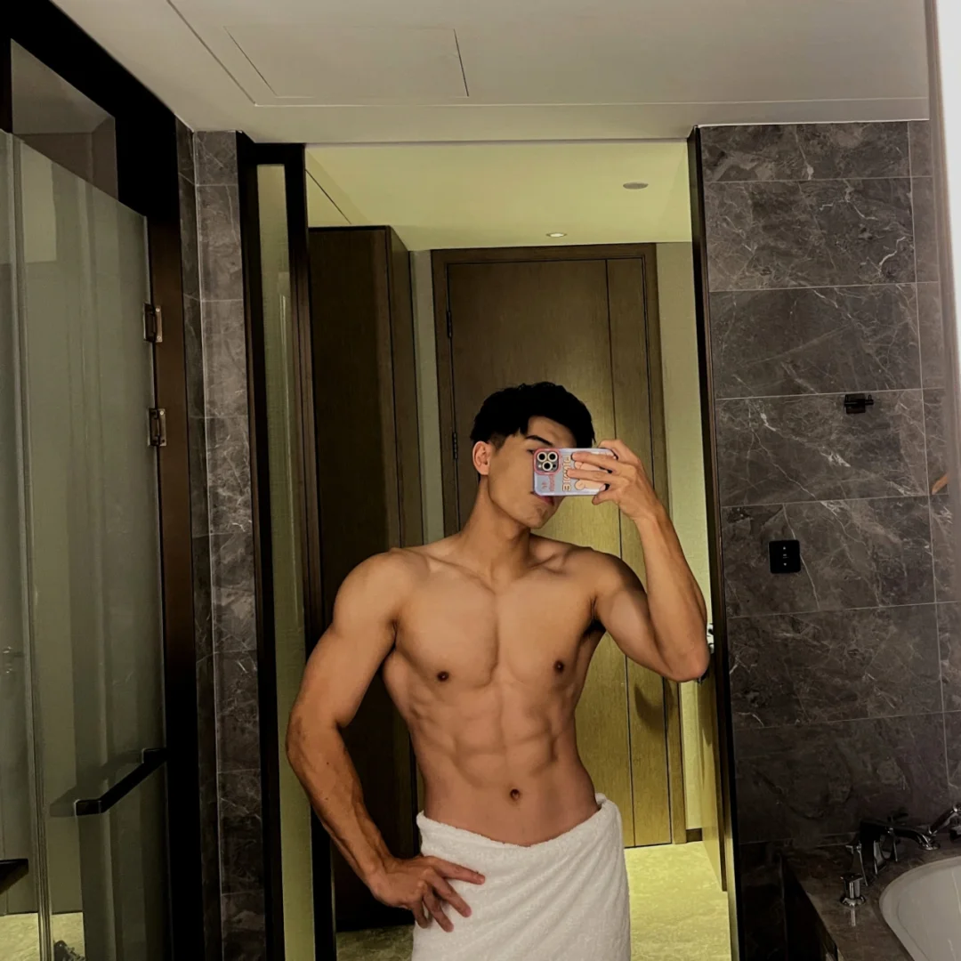 只要光线好，不怕肌肉小👀