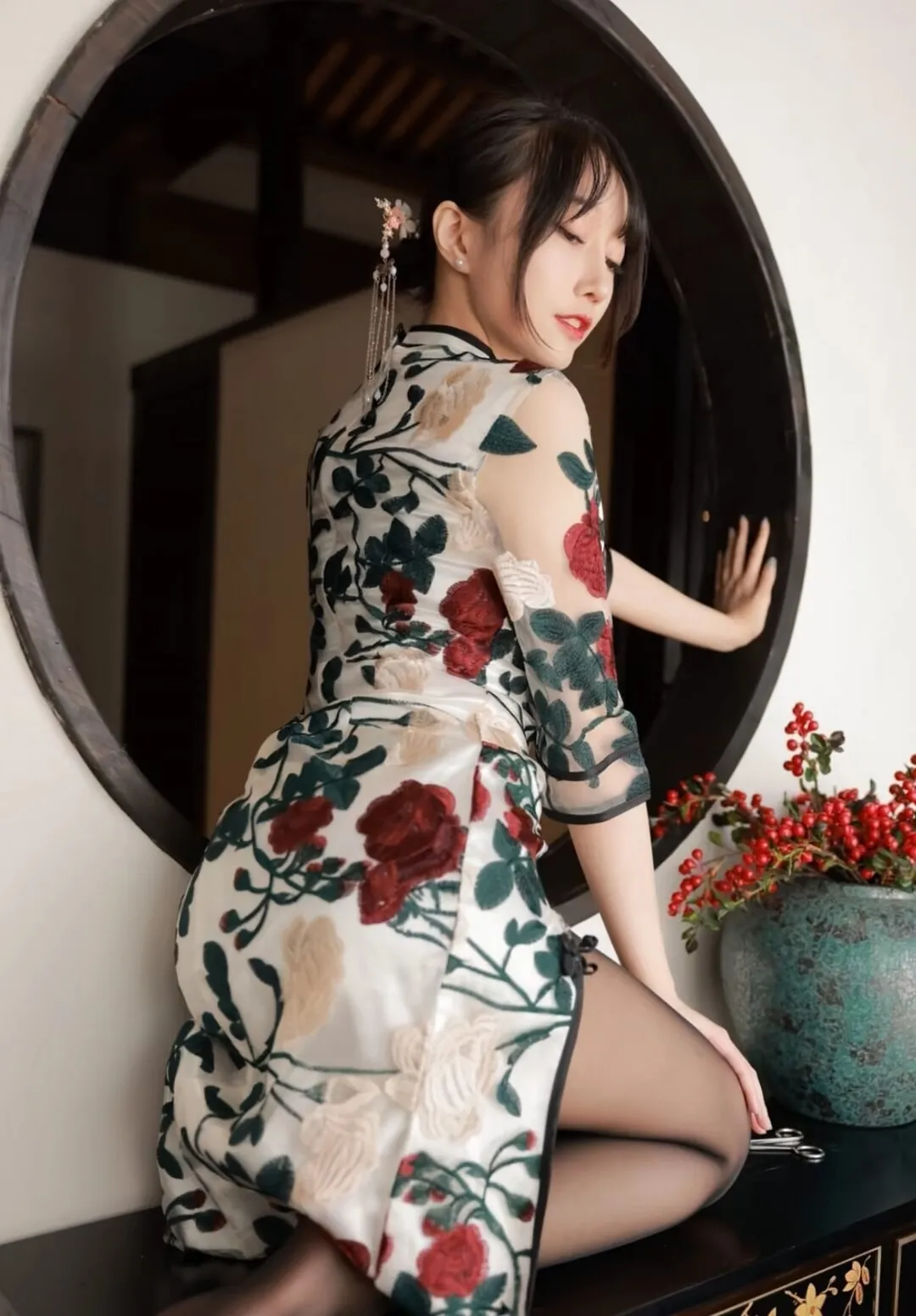 黑丝与旗袍，东方与西方美学的极致结合