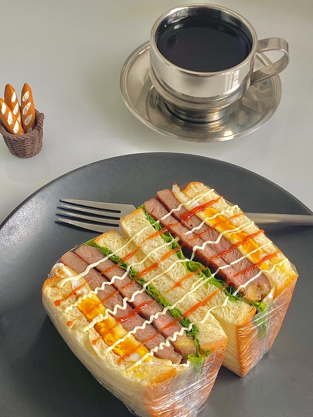 ☀️10.28工作日早餐｜满足的双层牛排三明治🥪