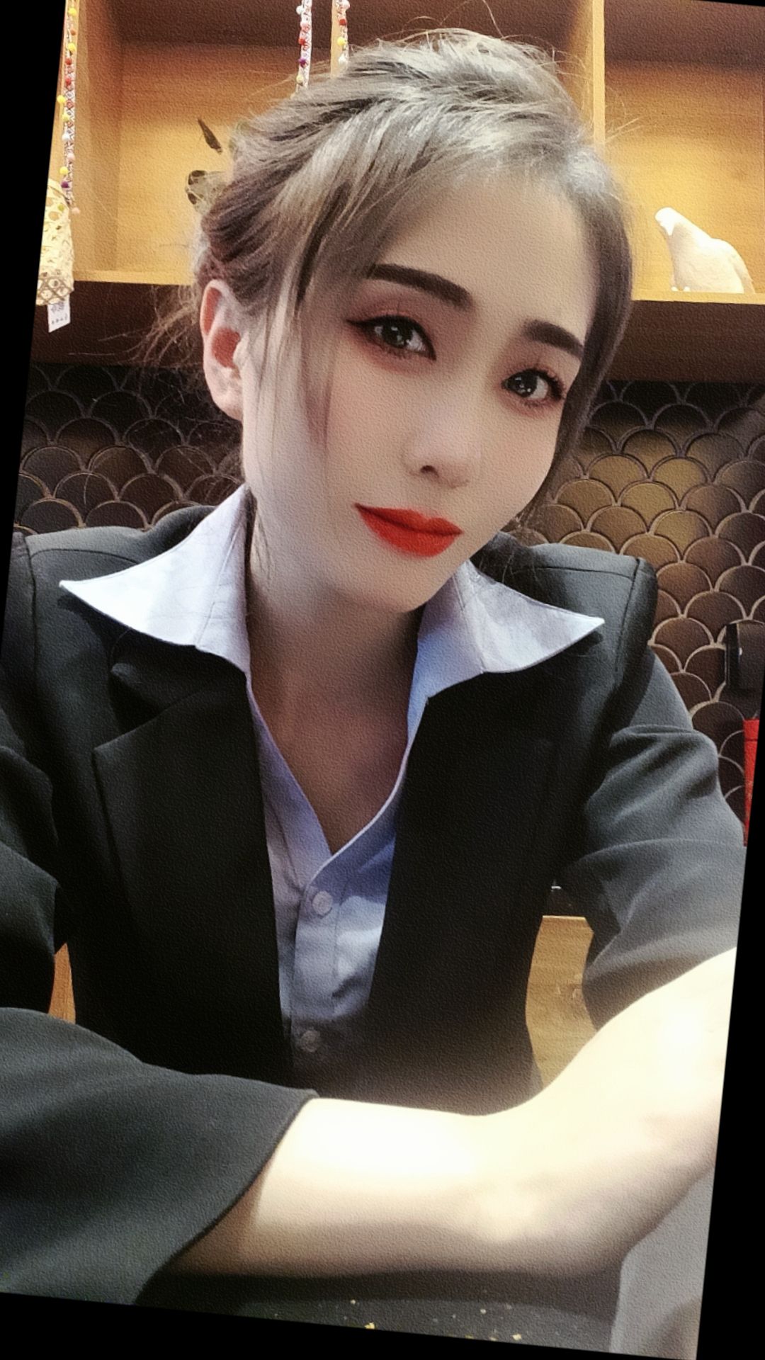 <p>酷酷的小姐姐 职场女性 打开美好生活 疲惫的生活里总要有温柔的梦...