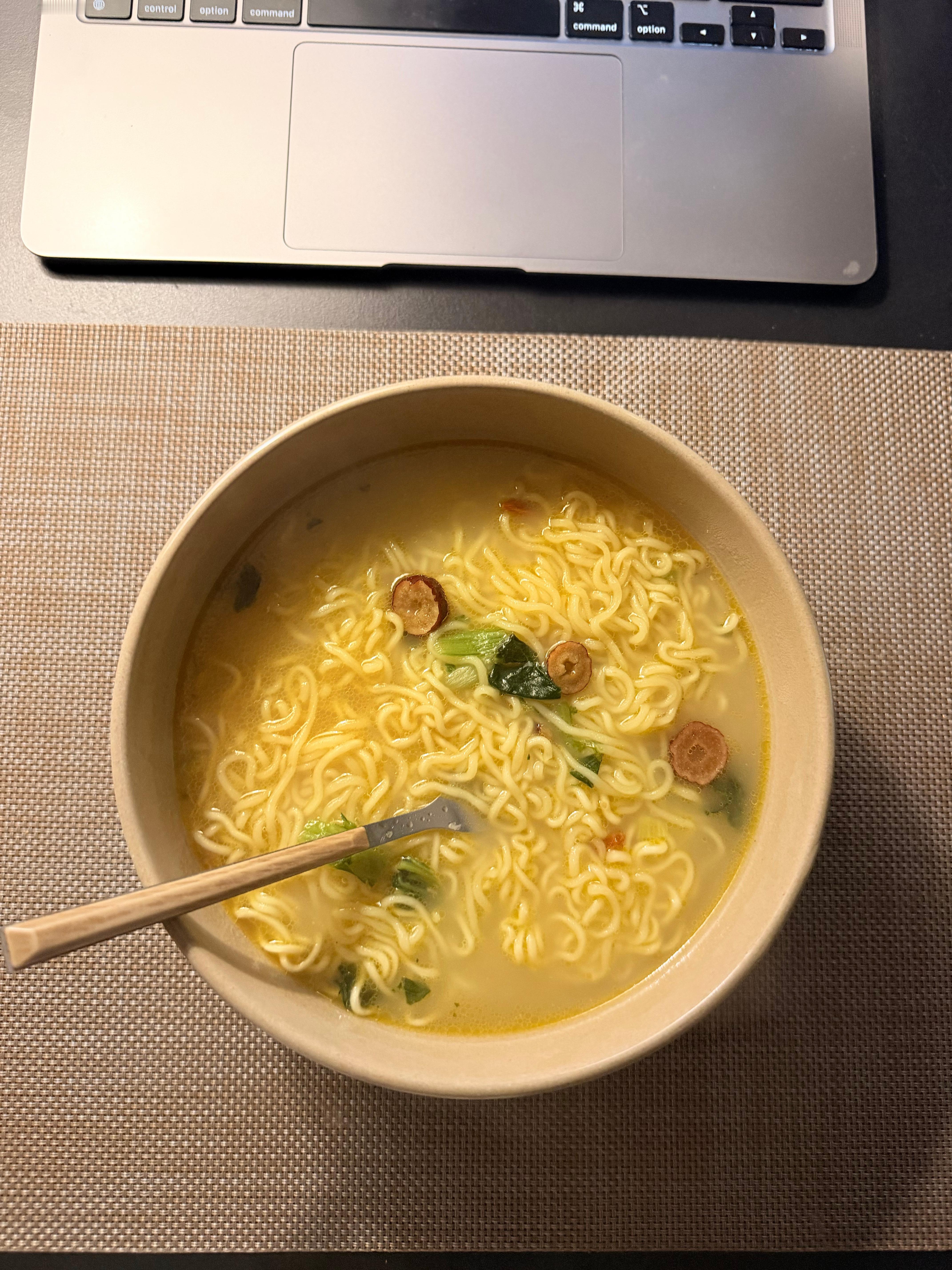 每天上班都是适老化穿搭
生怕不得劲儿 ​