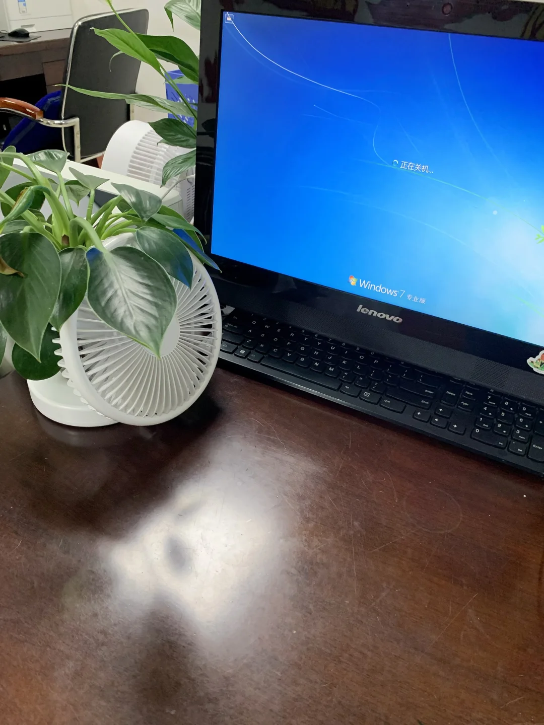 不管你在单位做了多大贡献，三年后没人记得。