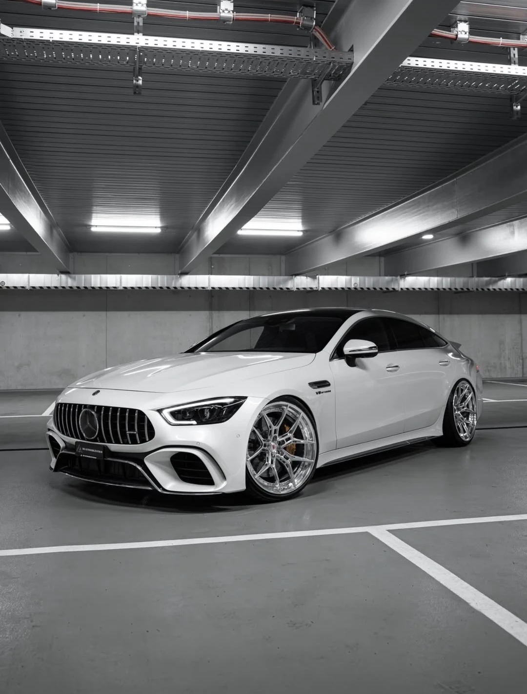 白色奔驰Amg Gt63s 4Matic齐边轮毂