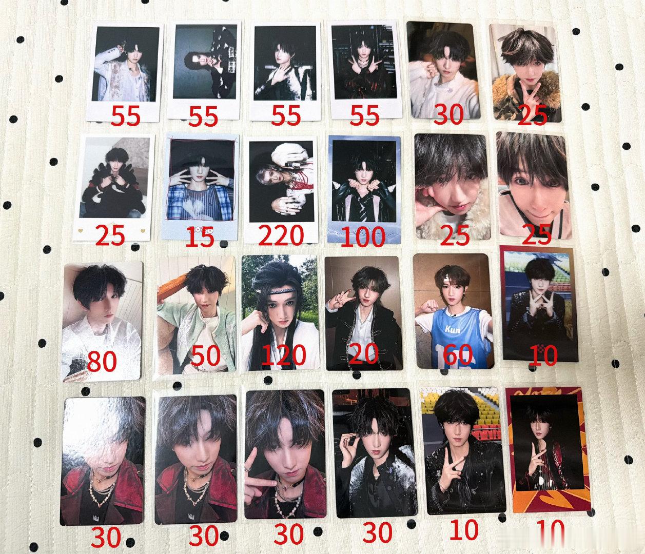 #童禹坤周边中转站[超话]#  盘出
总价1360不包，有全新未绑，部分已绑换绑，状态基本良好
普卡🉑单出
荣耀之战场周 高会 表白 无限音乐会 25台历白衣 绿衣 古风卡 僵尸拍 25运动会 自在 新音 26运动会 ​