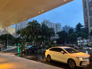 Iconic moment of 珠江新城<br />傍晚开始的暴雨<...