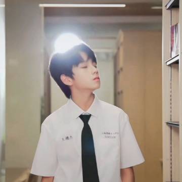 这段真的能笑死我<br />我左看右看上看下看～