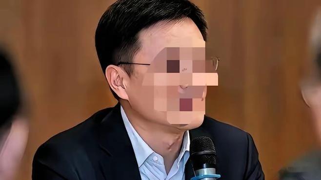 杭州这场高端酒局可怕吗？可怕！但不是最可怕的！最可怕的是这种酒局不过是利益场的冰山一角！！杭州这场酒局可怕吗？可怕！但不是最可怕的！最可怕的是这种事是这伙人这类人的常态！！彼此大家所见所闻，不过是这类人屡次作恶后被发现了而已！有点良心的，有和包青天同德同志的相关部门彻查一下，而今 ​