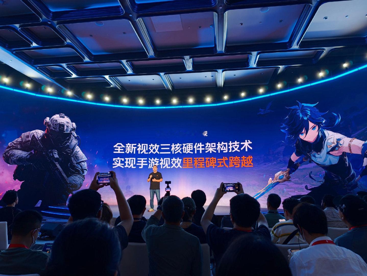 刚刷到小白这期手机亮度专题，iQOO15 Ultra的实测成绩确实顶，几个关键项目数据都在第一梯队。顶级显示，还得看iQOO的2K三星珠峰屏。照这个升级节奏，iQOO 16的屏幕应该会再冲一次巅峰，尤其游戏视效值得期待。 ​