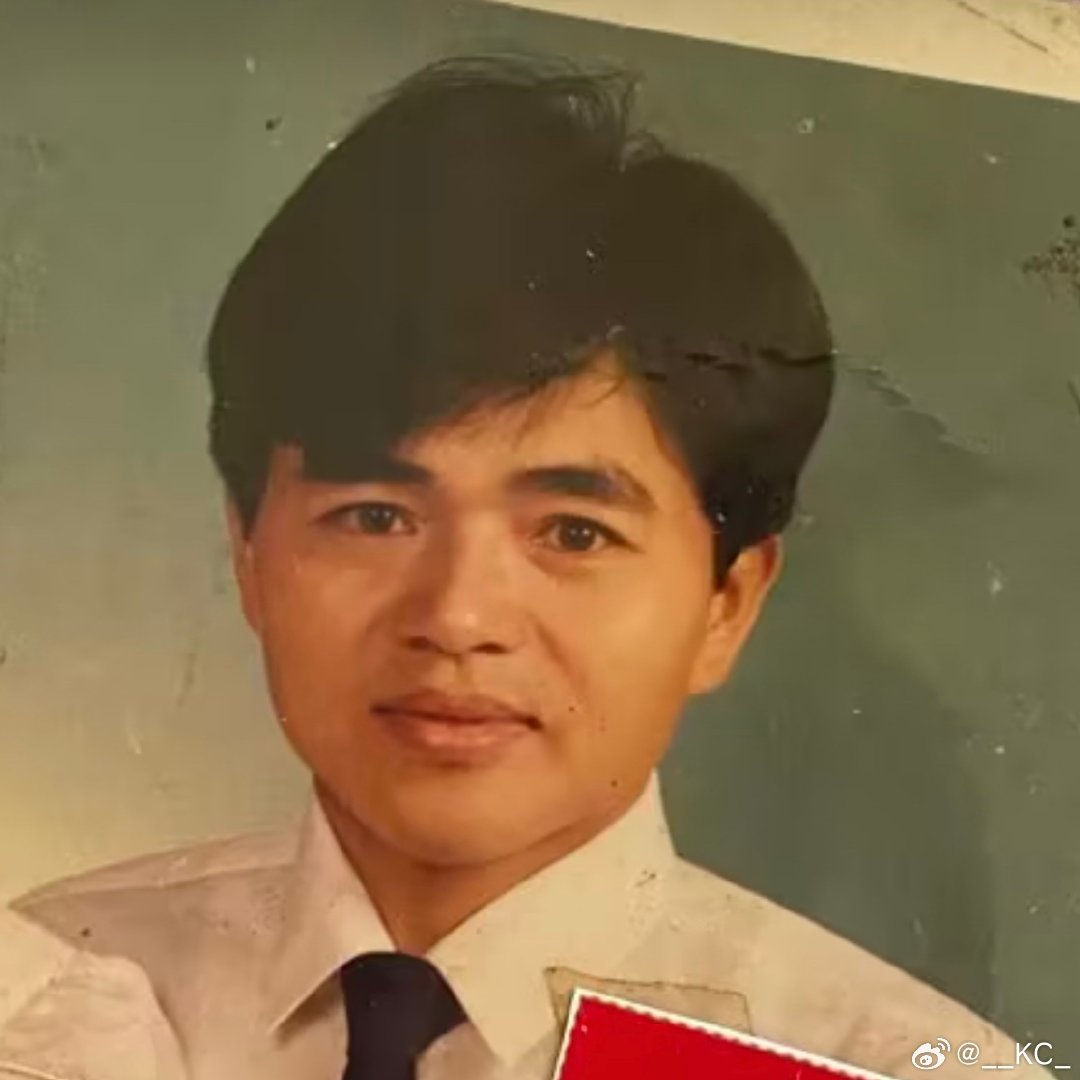 我那年轻时神似周润发的老爸[并不简单] ​