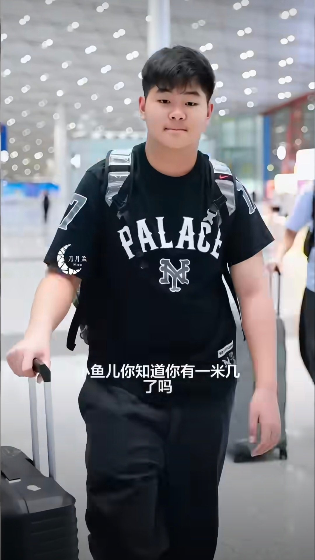 #新浪娱乐[超话]##沙溢胡可小儿子12岁身高一米八# 沙溢胡可小儿子小鱼儿12岁身高一米八，现在小孩养的都很好

#沙溢胡可送两儿子去英国读书# ​