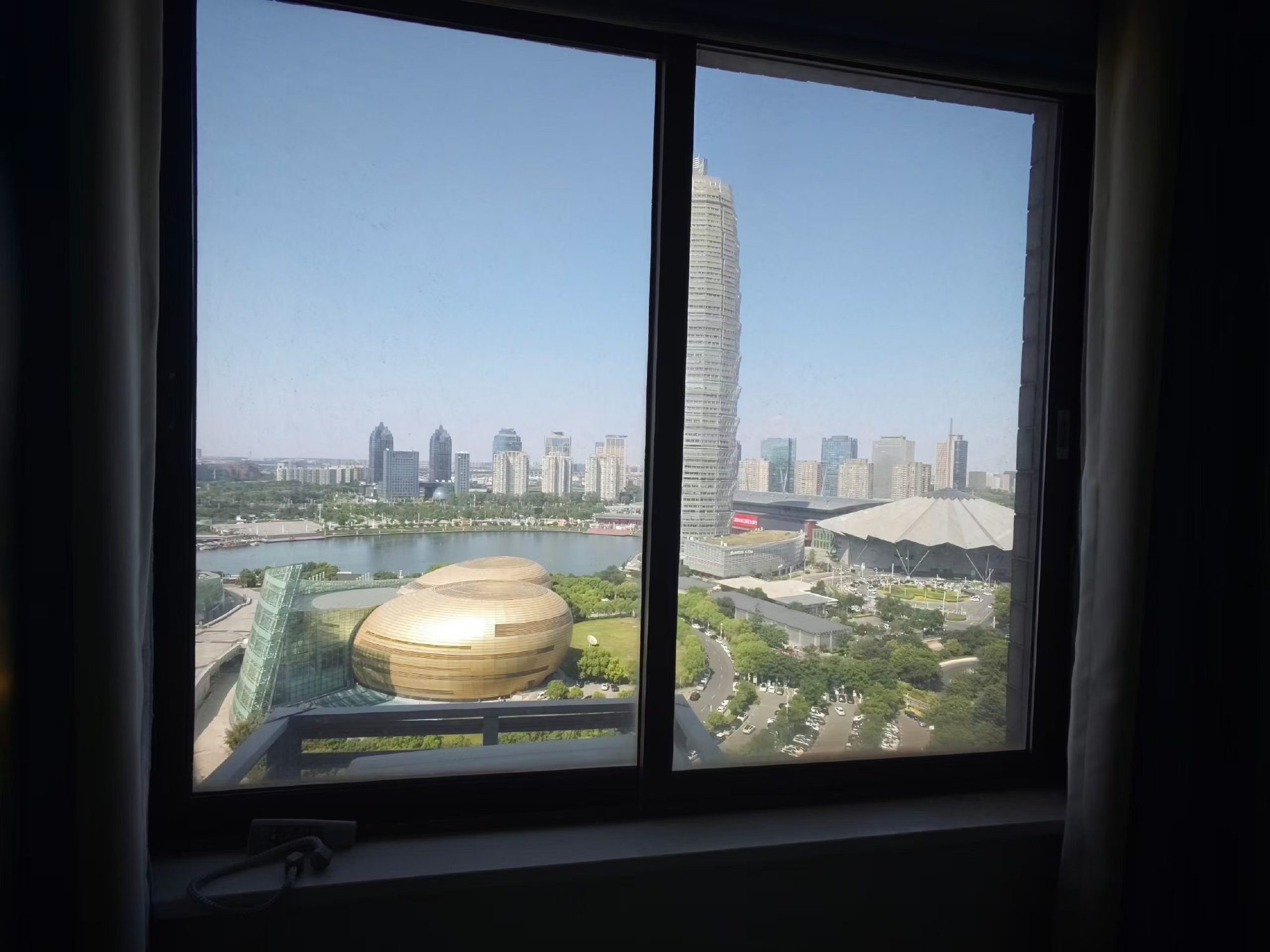 玉米楼旁·双地铁口·打工人顶配房源郑东CBD核心，步行5分钟到1/4号...