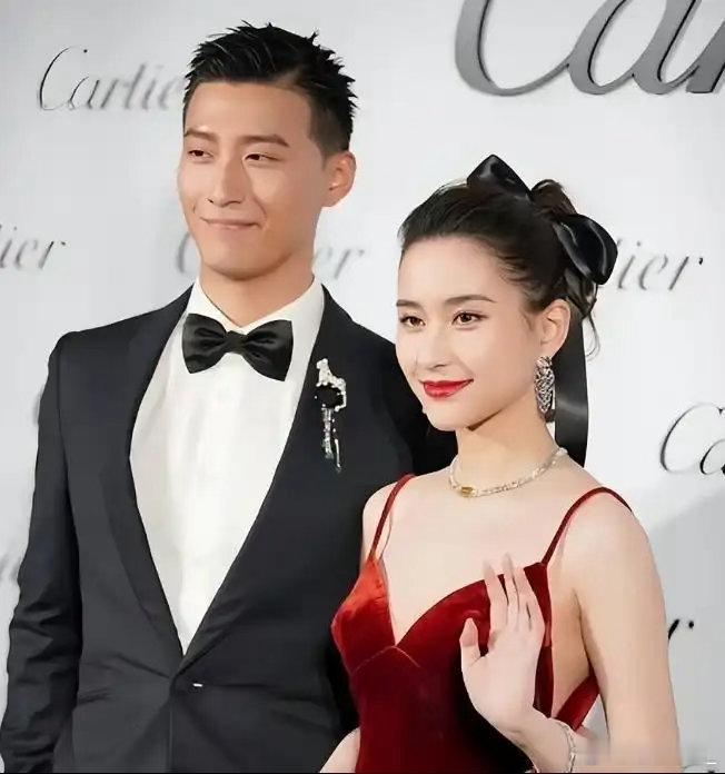 婚变传闻水落石出后，35岁何超莲又曝新动态，和窦骁的差距一眼便知
当窦骁靠演技稳扎影视赛道，何超莲正将事业版图越拓越宽。他们不借婚姻博关注，而是各自深耕领域、各自发光，这恰是最动人的“夫妻相”。 ​