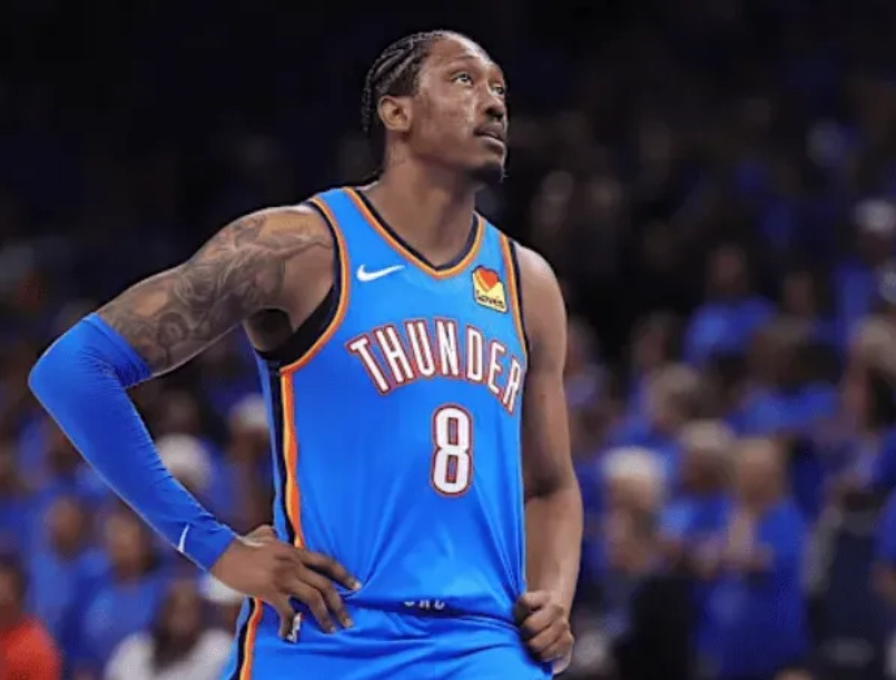仅出战10分钟！杰威今日没有接受媒体采访就离开了球馆  今日NBA季后...
