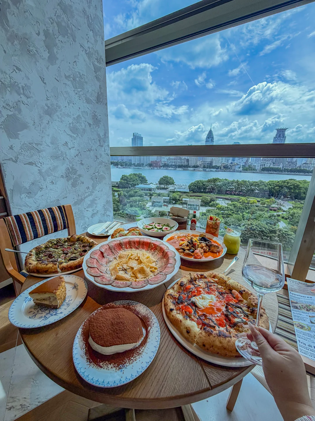 上海top级漂亮的江景餐厅。。。。