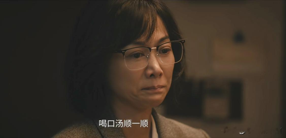 《交锋》吴声来下令收网，魏广进带队抓人，内鬼李凤歌被逮捕归案，马憩痛心疾首！听懂马憩和李凤歌的对话，才知道李凤歌为何会叛变！

国安局里有内鬼，魏广进和吴声来一直在暗中调查。

两人早就锁定了目标，奈何没有实质性的证据，没办法抓人。

现在事情有了进展，也就是有了确凿的证据，魏广进问吴声来，是否抓人