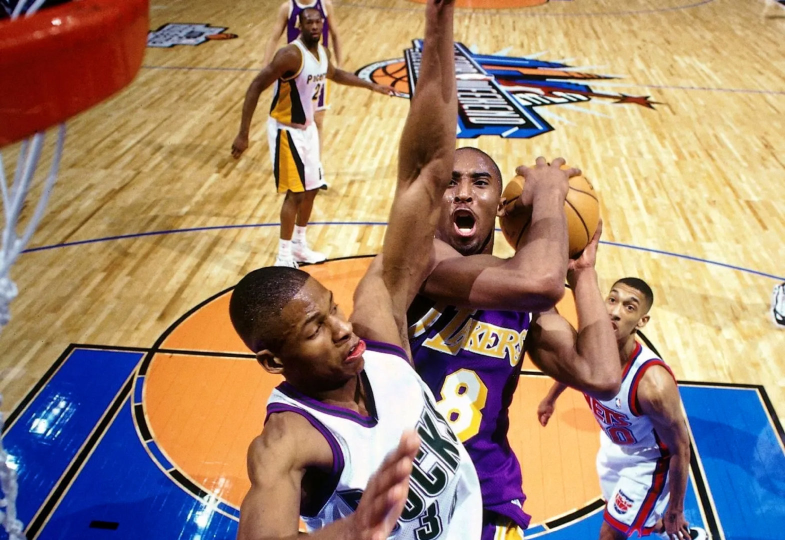 Kobe Bryant & Ray Allen

#科比##雷阿伦##nba# ​