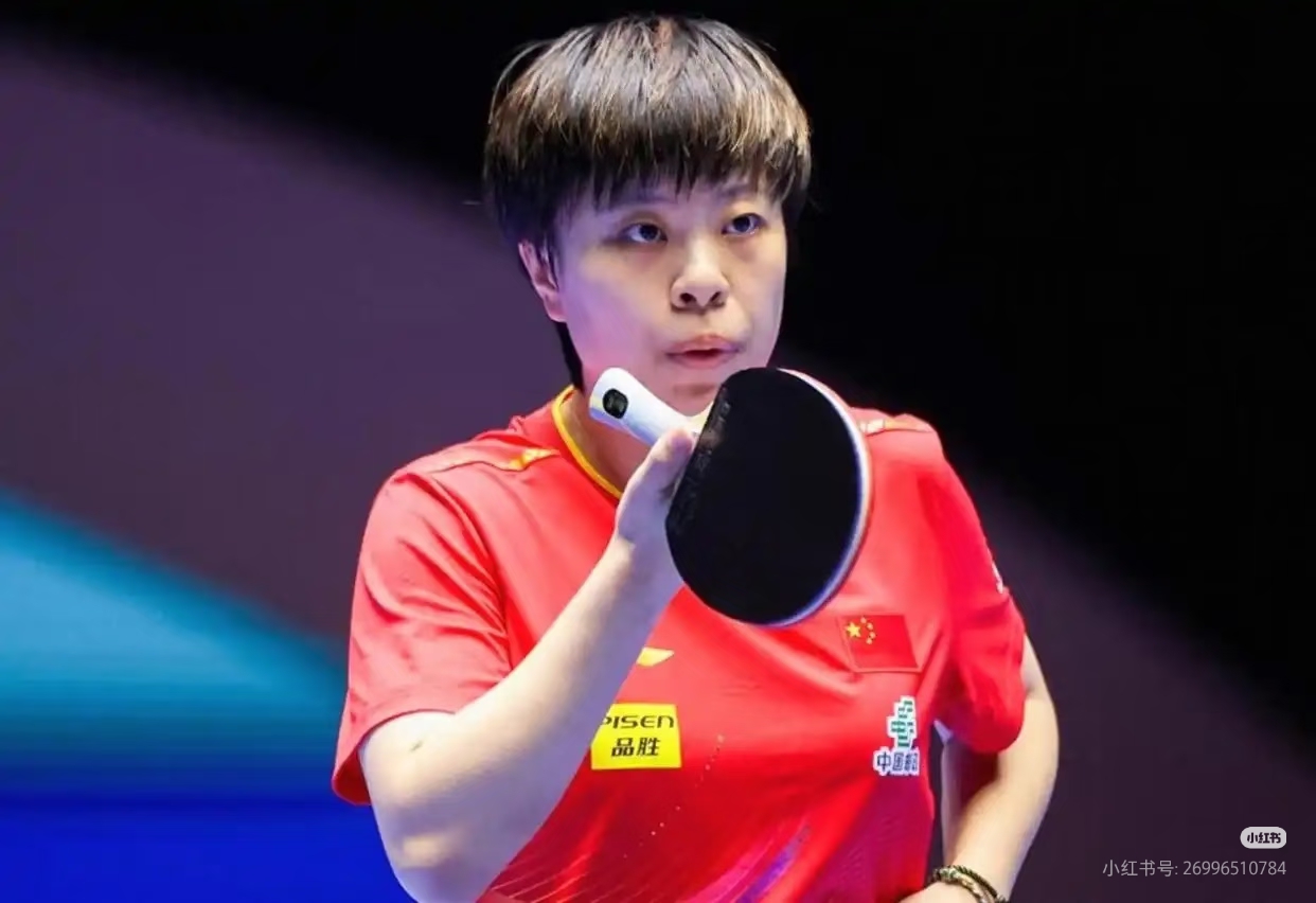 乒乓球亚锦赛，蒯曼出任一单，中国女团横扫泰国进四强

2026乒乓球亚锦赛女团1/4决赛，
中国女团大比分3比0横扫泰国队晋级四强！

首盘，蒯曼3比0素塔西尼·萨维塔布特，三局比分分别为11比6、11比3、11比5；
第二盘，王艺迪3比0奥拉万·帕拉南，三局比分分别为11比6、11比7、11比5；