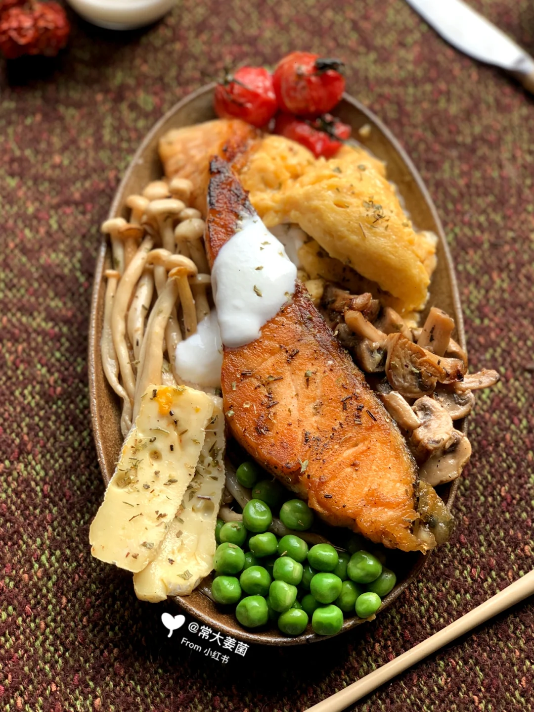 无精细粮早餐 | 三文鱼滑蛋菌菇奶酪🍄🧀