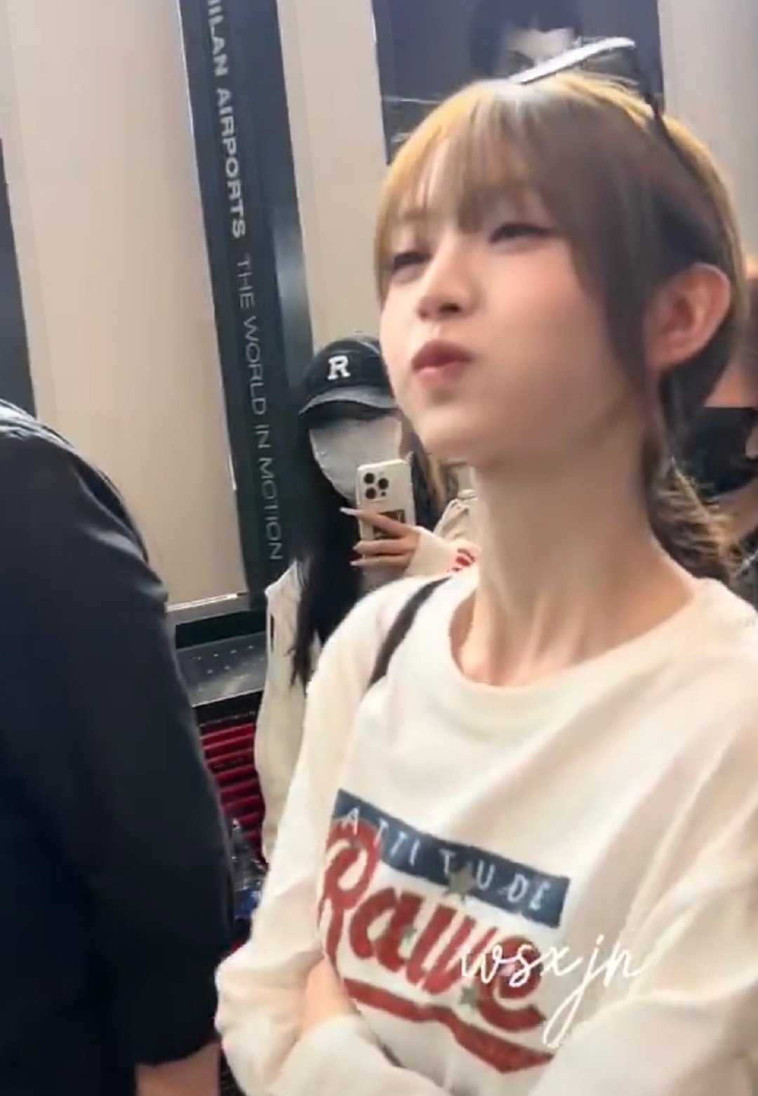 #田曦薇特意叮嘱了三遍不准卖#
不过她人真的好
对粉丝很真诚 ​
