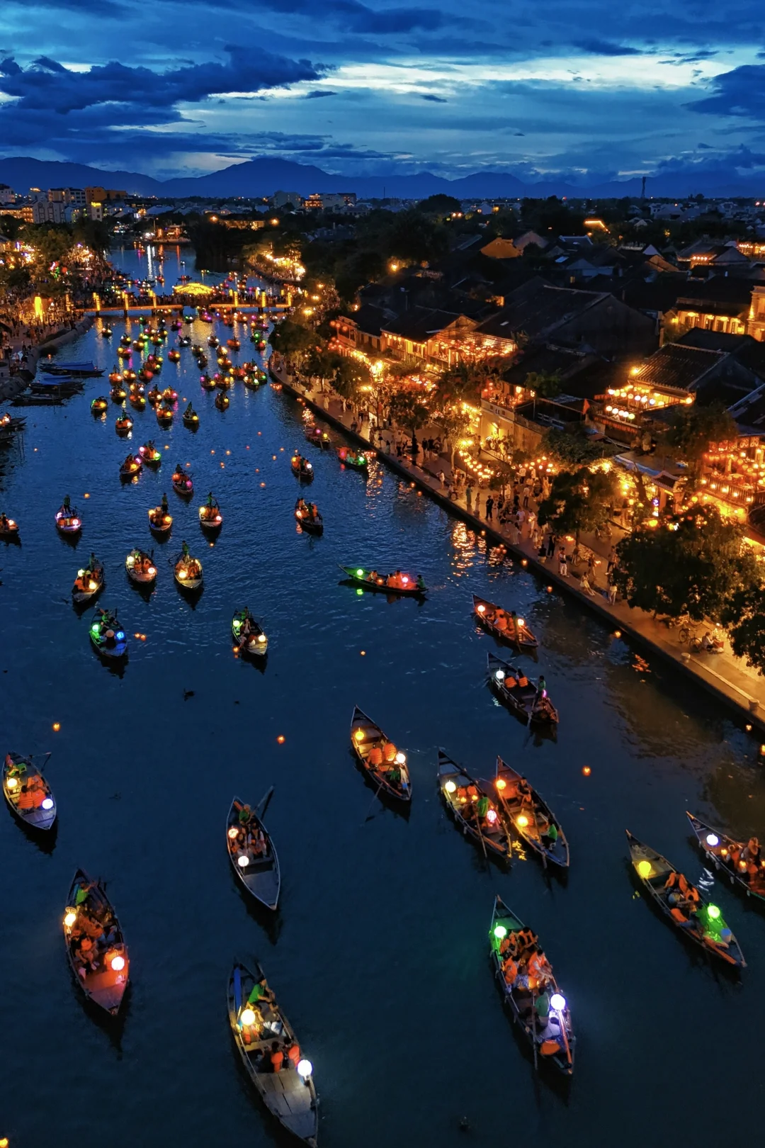 为了这张满船清梦压星河✨我特意飞了趟越南