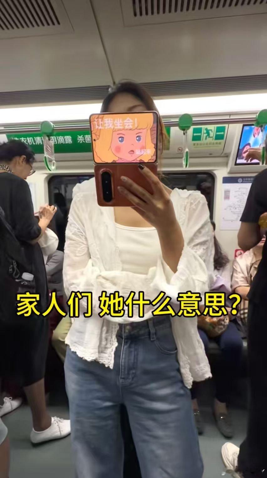 #博主实测iPhoneDuo华为大阔折适配对比#现阶段两款折叠机型的生态成熟度拉开差距，华为长期深耕折叠应用适配，iPhone Duo作为首款折叠iPhone，第三方适配还需要时间完善。#iPhoneDuo华为大阔折适配对比# ​