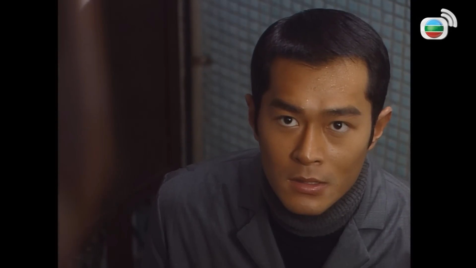 “这个世界除了爱情还有很多其他东西”这句的意思是只有他俩是爱情吖[doge] ​