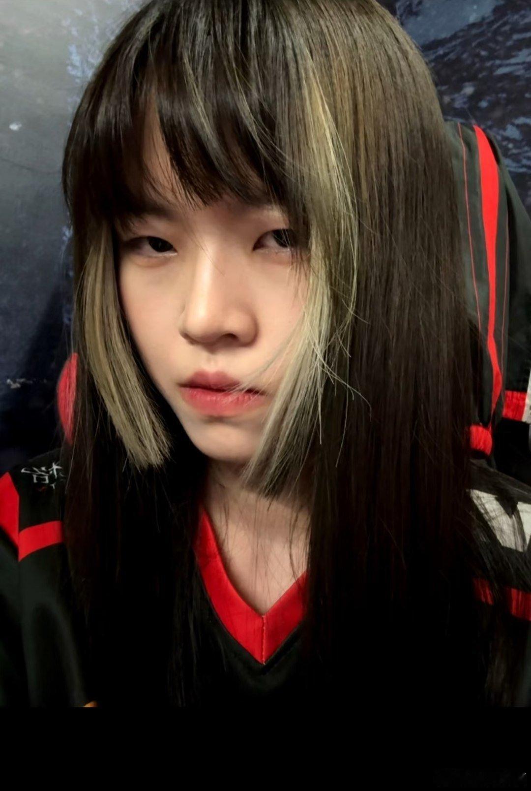 “幸福的归宿是persica
心悦的女孩是欣月”
#桃晚安[超话]##桃晚安# ​