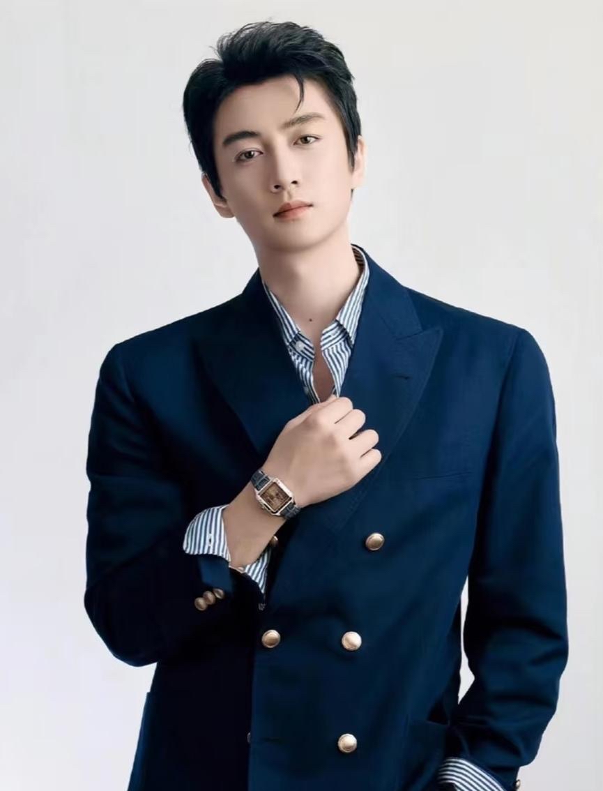 当年封神的双陈CP彻底破防，陈晓成了陈妍希终生的意难平！

陈晓与陈妍希的爱情，惊艳过无数网友。
两人相识相知，一年不到火速定终身、步入婚姻。

超高颜值适配度拉满。
新婚甜蜜恩爱，顺利迎来可爱的小宝宝。
妥妥的娱乐圈模范夫妻，圈粉无数。

昔日极致甜蜜的感情，早已不复当初模样。

陈妍希谈及过往婚