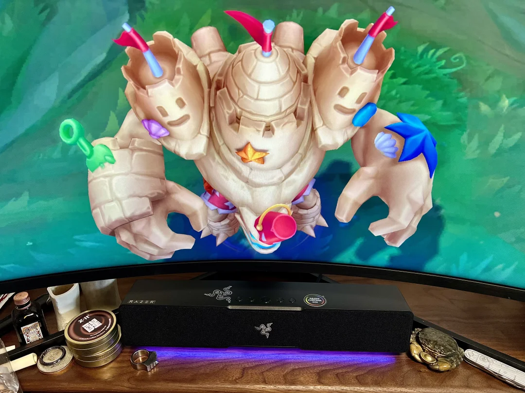 愚人节2025沙雕石头人游戏内高清模型，Q特效是滚出一个游泳圈，W特效是拳头上蓄