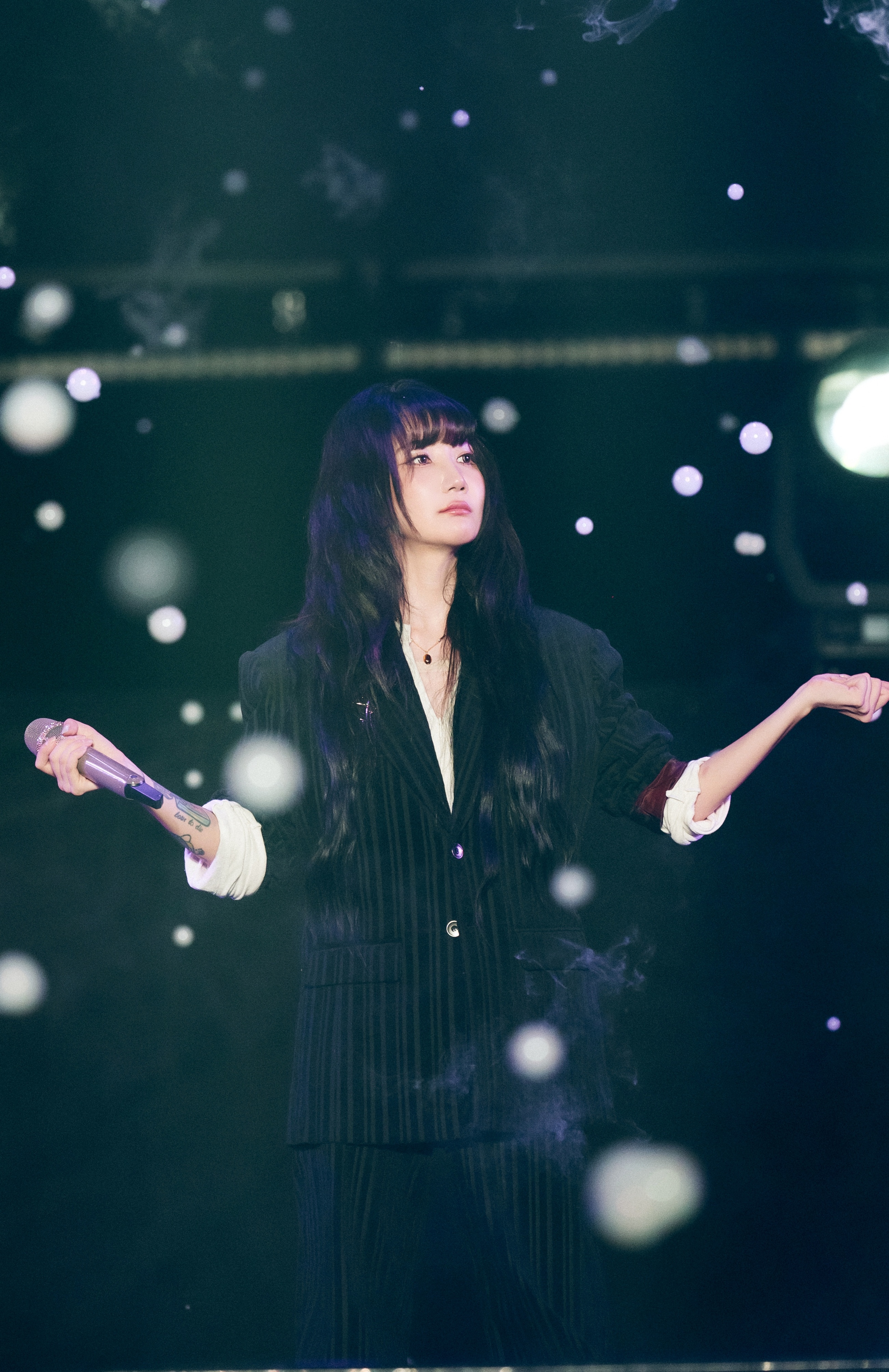 #nineone[超话]# 

流光溢彩 绚烂中高歌[心]
#乃万selves们2.0巡演# 

【杭州】站圆满收官[许愿星]

期待未来 再次相遇[心]
​