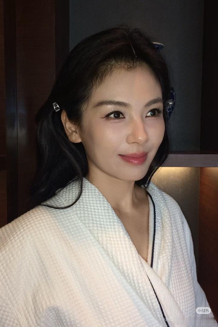 #刘涛[超话]# 长成这样还说啥了吧，宝宝你随意，我先埋了 ​