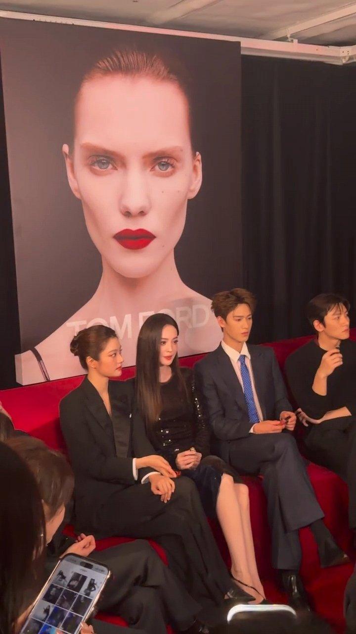 #娜扎李昀锐徐若晗同框##娜扎李昀锐徐若晗TF同框# 娜扎、李昀锐、徐若晗TF同框来了[举手][举手] ​