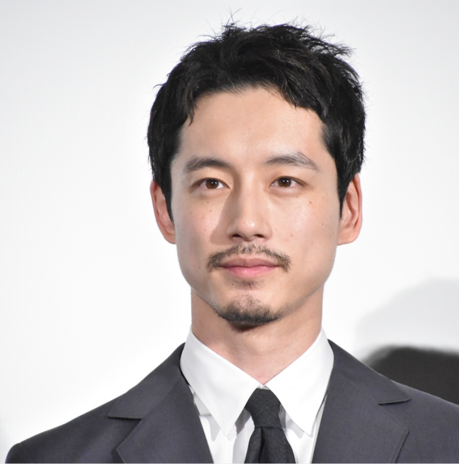 姐妹们快来看！我们最爱的盐系男神坂口健太郎又双叒叕帅出新高度了！最近这...