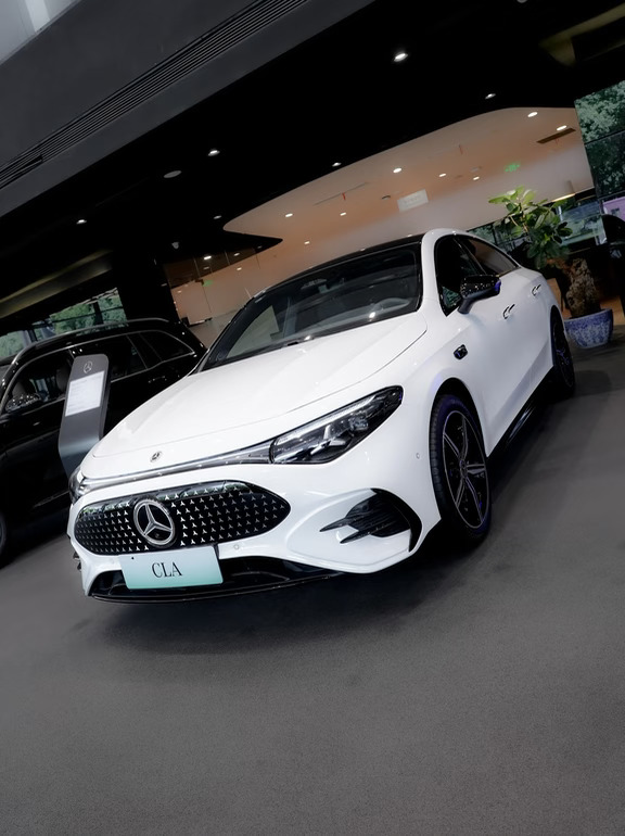 属于奔驰CLA的白，真的干净！🚗