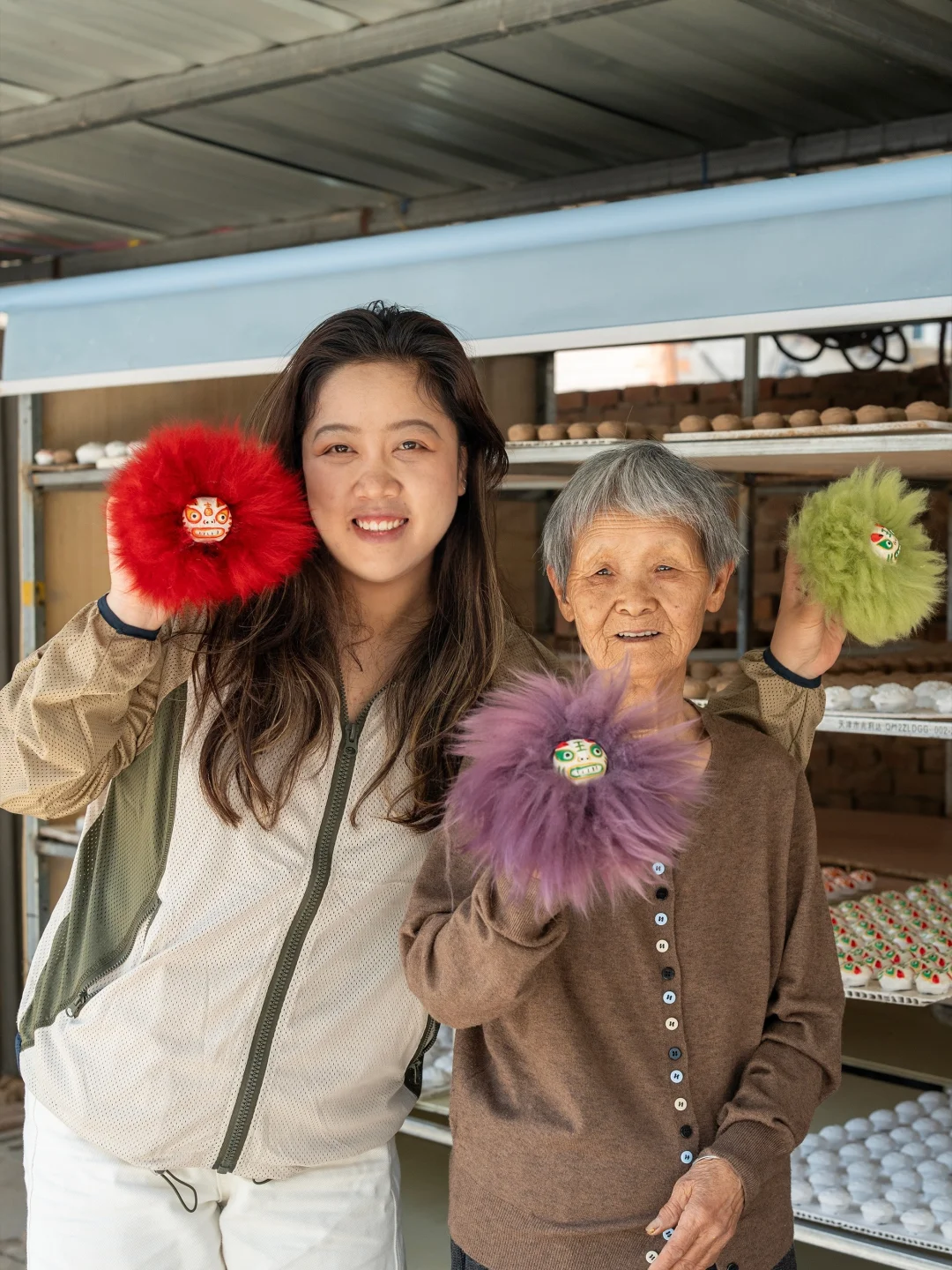她做了几十年皮老虎，很多人第一次见到…
