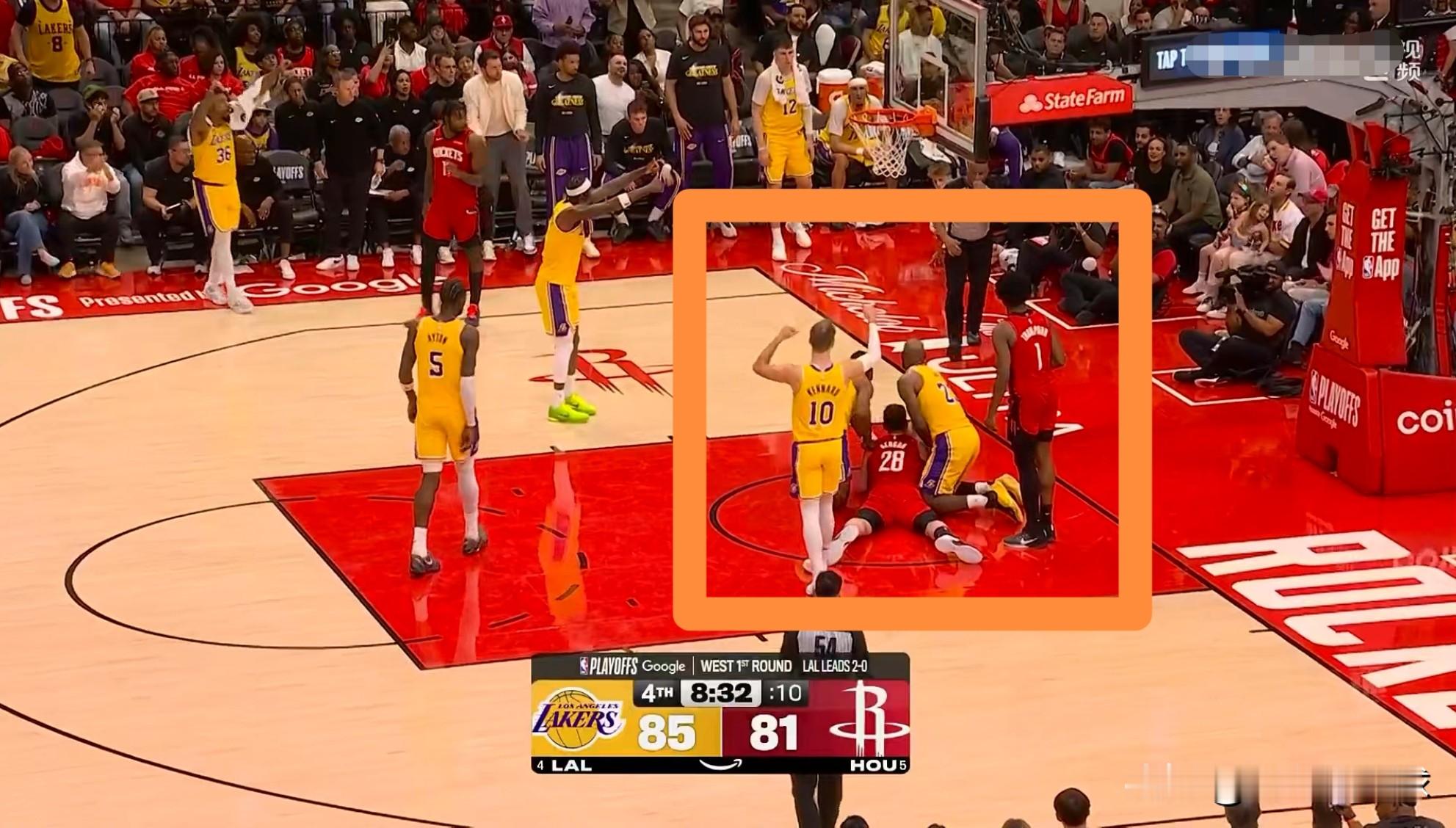 在今天湖人客场挑战火箭的季后赛首轮G3中，发生了让人热泪盈眶的一幕。当...