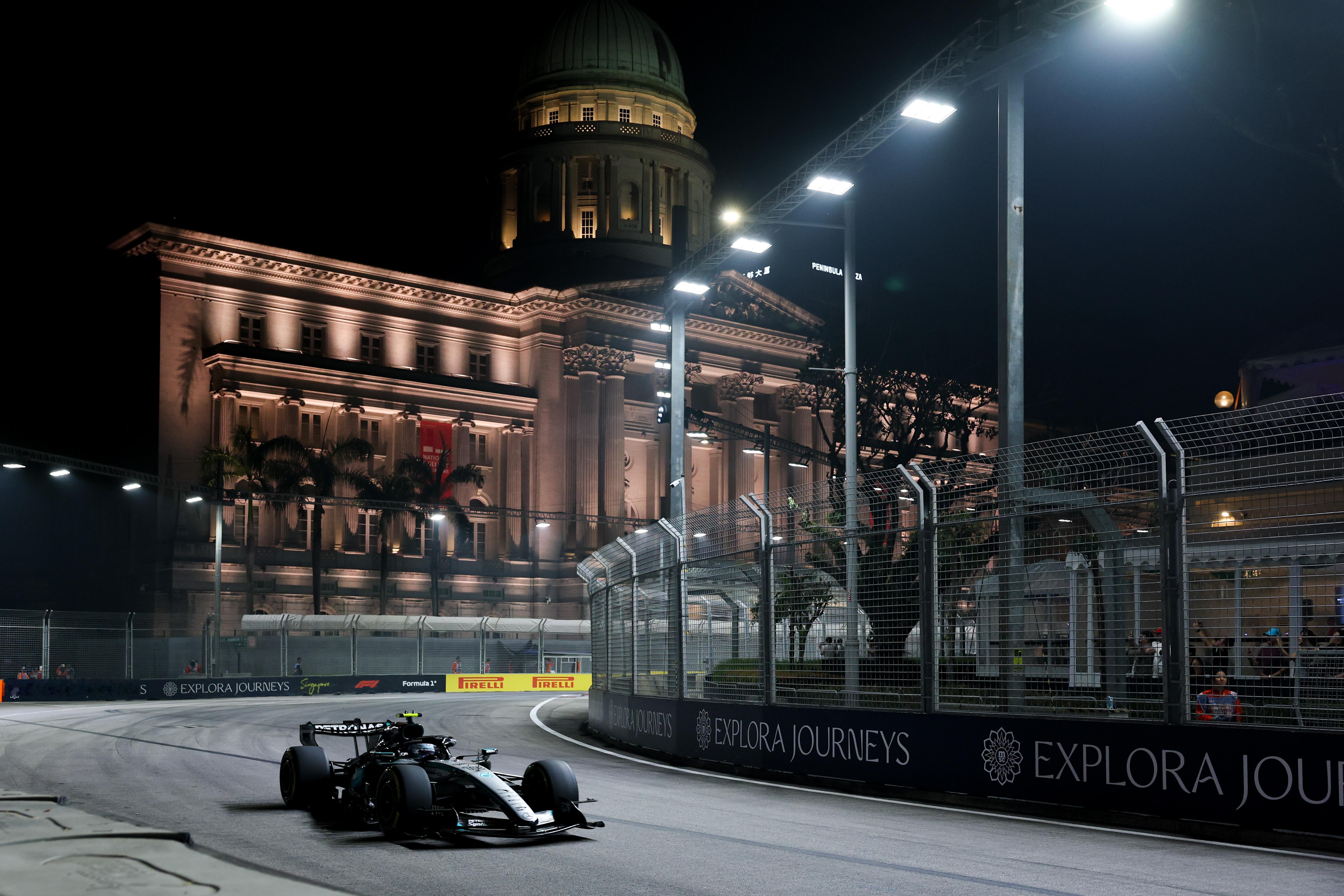 华灯初上🌃

F1赛车穿梭滨海湾的璀璨街头🏎️

#F1[超话]# #2026F1新加坡大奖赛# ​