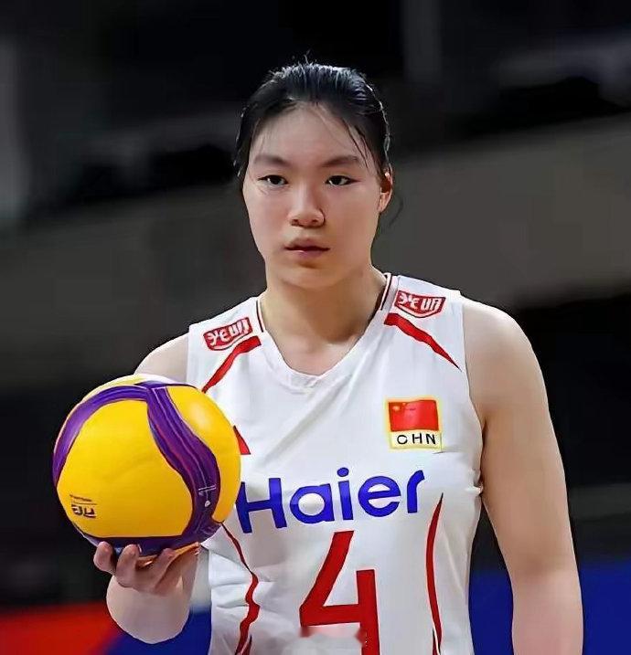 中国女排VS菲律宾 中国女排此前三次亚运会对阵菲律宾均3-0取胜。上届杭州亚运会中国女排决赛3-0完胜日本夺冠，本届能否延续辉煌实现卫冕？从首战开始！ ​​​