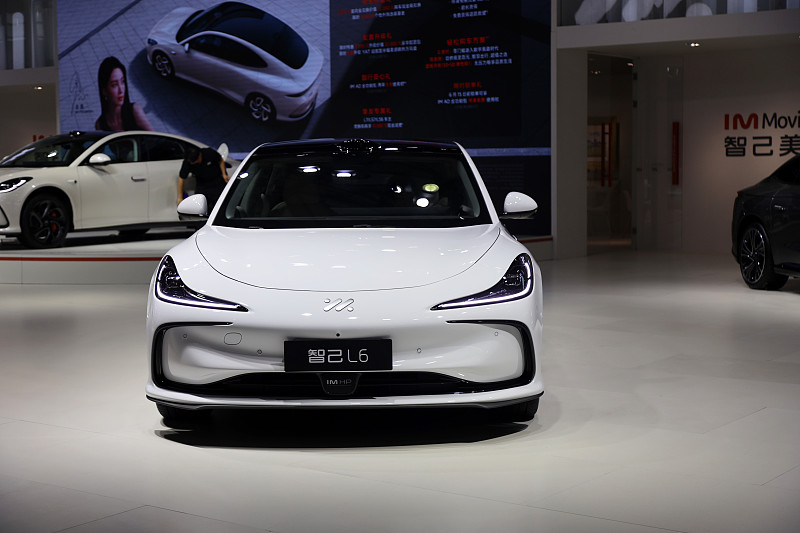 智己全新一代L6上市：22.99万起，全系800V+激光雷达+全线控底盘，后轮转向、CLTC最高850km，高阶配置下探20万级纯电轿车。智己SL9 智己lsb 智己增程LS6 智己上市发布会 智己AIVA 智己网约车 智己s7max
