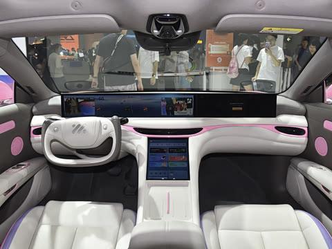 新能源市场已经卷得不行了，新势力、传统车企纷纷下场，大家都在拼续航...