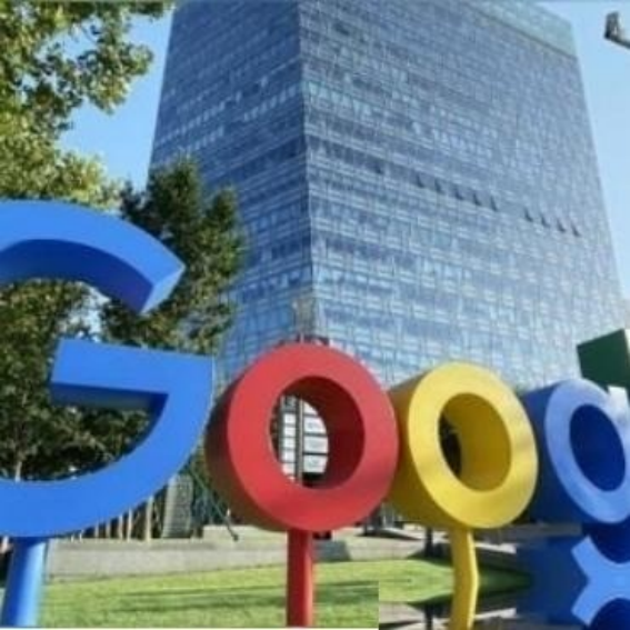 当年的坚持对了。2010年，咱们要求谷歌把中国用户的数据存在国内，别往外传。谷歌不干，直接撤出中国。当时西方媒体骂声一片，说咱们“搞封闭”“侵犯自由”，数据主权如今成为共识，中国早已看穿西方双重标准。
 
事情发生在2010年1月。谷歌公开表示，因为网络攻击指控以及与中国互联网内容管理规则存在分歧，