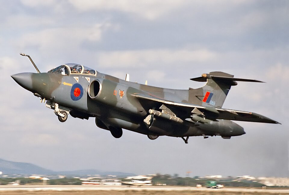 巴卡尼亚（Buccaneer）名字源于Blackburn Buccaneer攻击机，英国海军为了应对苏联斯维尔德洛夫级巡洋舰而研制，一开始出现推力差动力不足的问题，后来更换了喷气发动机。用于携带核武器实行海上核打击，也是第一个旋转弹舱设计，能够低空高速投弹 ​
