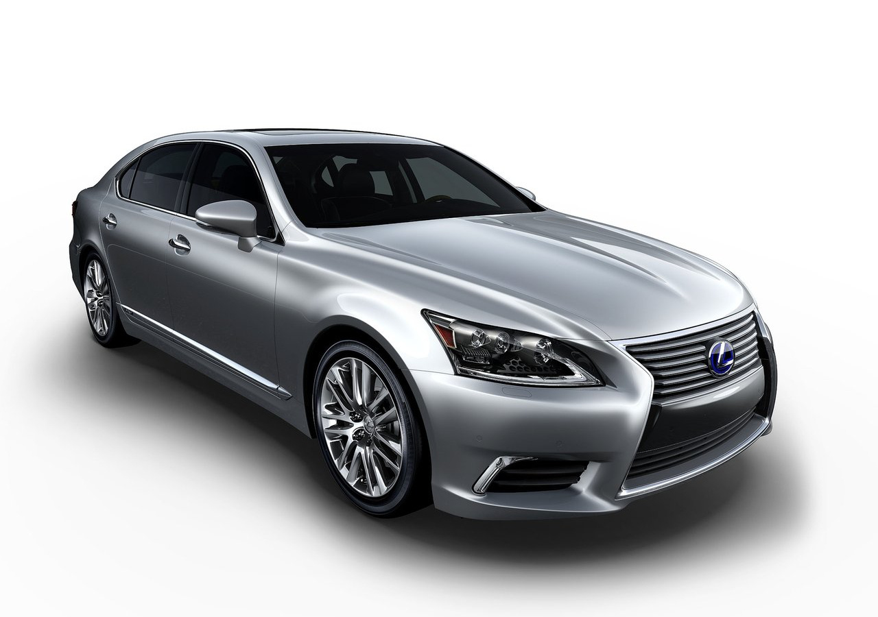 2013 雷克萨斯LS600hL5210×1875×1480mm，轴距...